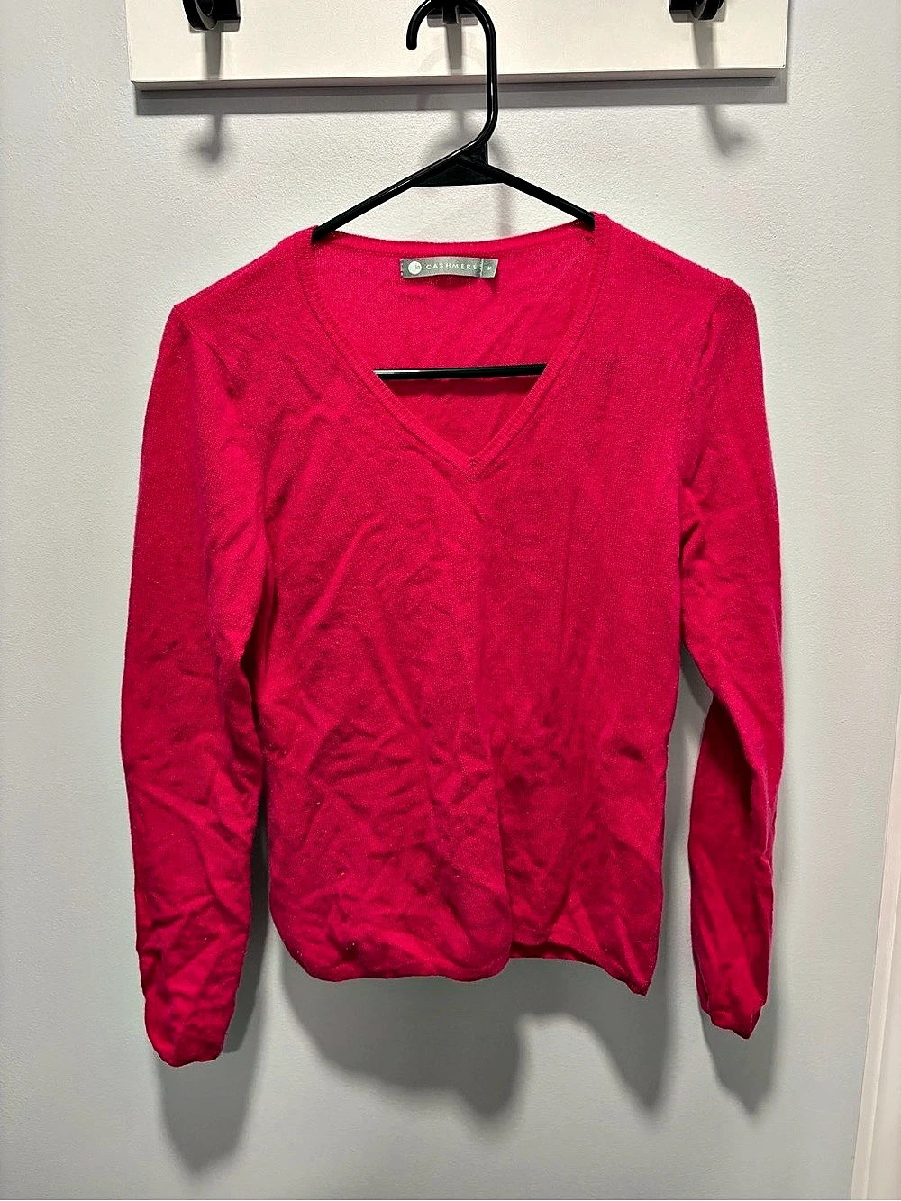 in CASHMERE 100% Cashmere V-Neck in Pink Size Petite Medium